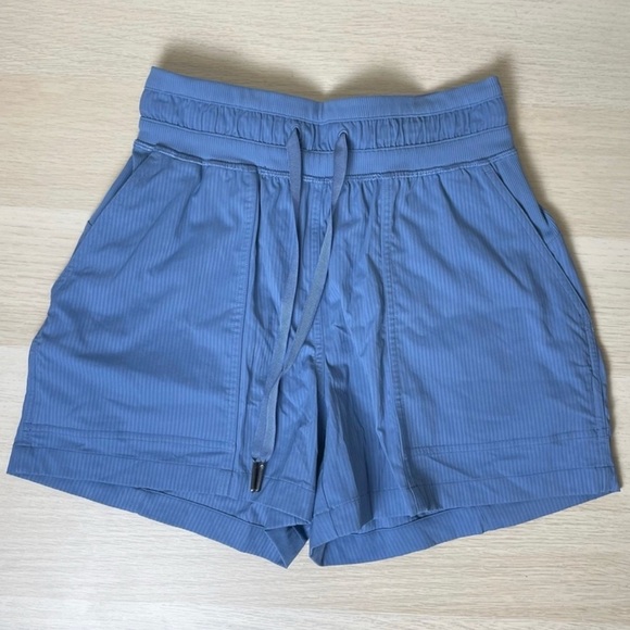 Lululemon Dance Studio High Rise Short 3.5” women’s size 2 - Picture 5 of 8